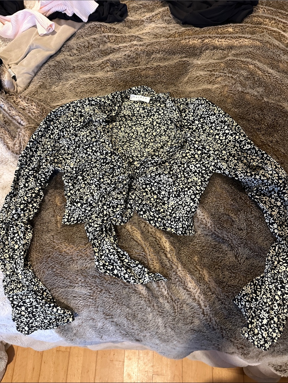 SANDRO paris Floral Tie-Front Crop Blouse - Black & Cream